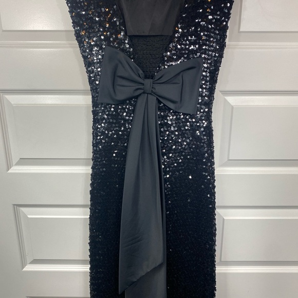 Elegant Long Evening Gown Sequin Bow Detail On Back Ball Gown Wedding Formal Med - Picture 6 of 7